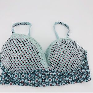 Victoria's Secret Padded No Wire Armature Bra 36D